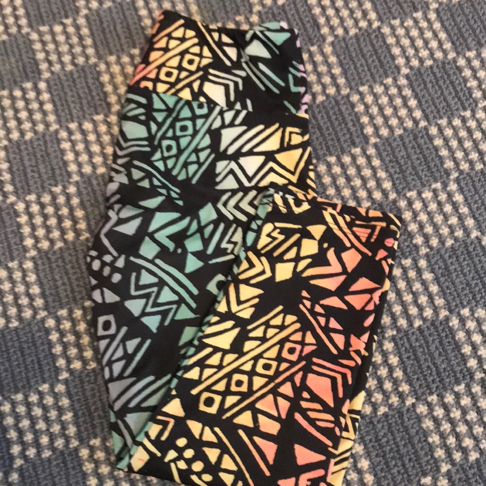 Multi-color, lightweight, cropped/capri yoga pants